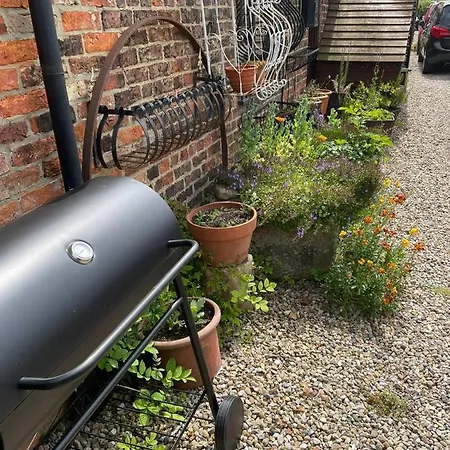 Yarm Haystack Sleeps 2 Next To Fox Covert Pub Holiday home